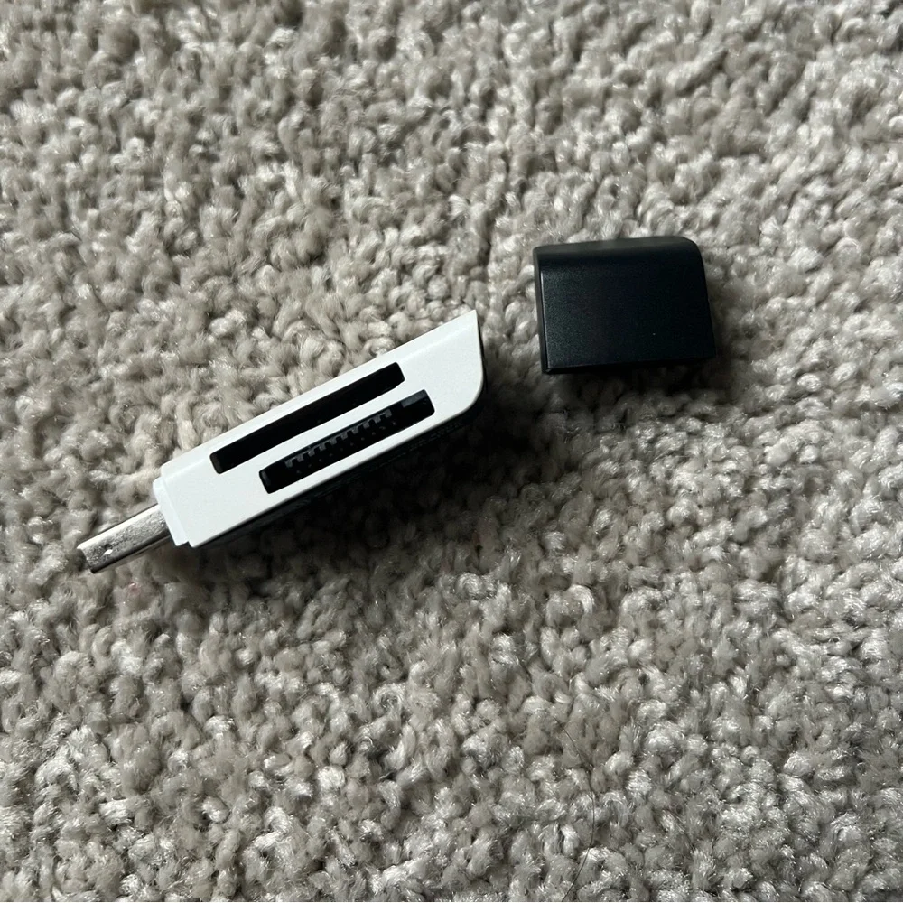 40. Vinpro USB 2.0 Card Reader